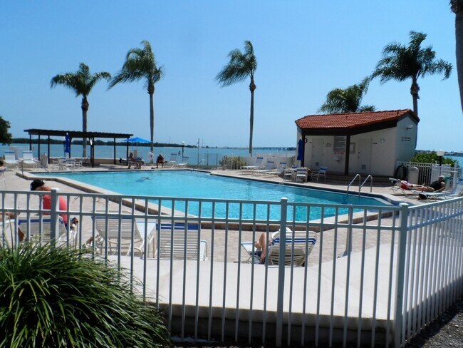 Foto del edificio - FURNISHED SIX MONTH RENTAL WATER VIEW BAHIA DEL MAR APRIL 29, 2026-OCT. 31, 2026