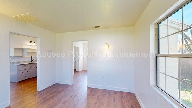 Foto del edificio - 124 Walden St