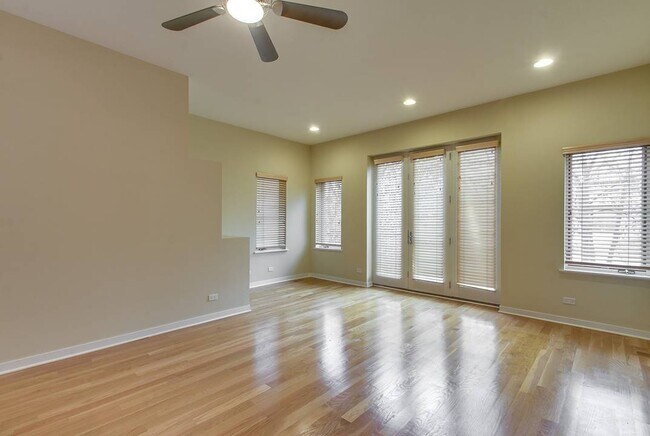 Foto del edificio - 928 N Wood St