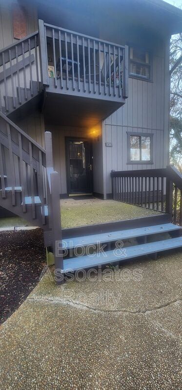 Foto principal - 131 Cedar Cove Ln