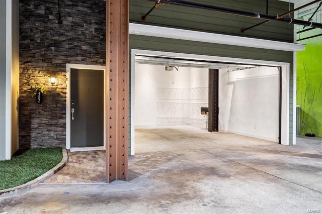 Building Photo - 515 Olive St