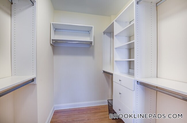Foto del edificio - 1539 Beacon St