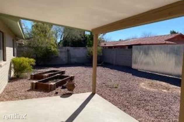 Building Photo - 3 br, 2 bath House - 1243 W 12th Pl