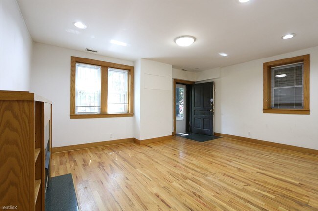 Foto del edificio - 1030 W Oakdale Ave