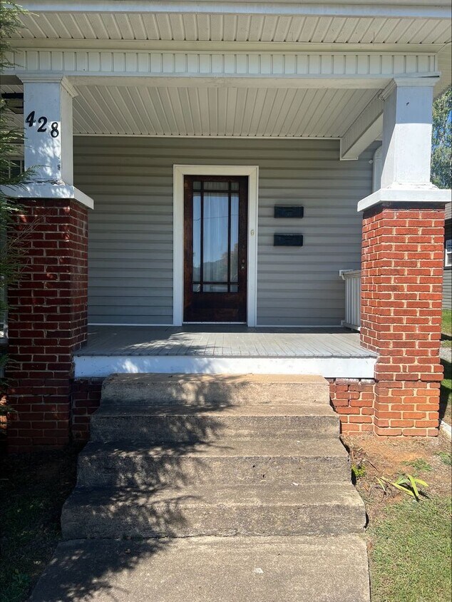 Foto principal - 428 Lamont St