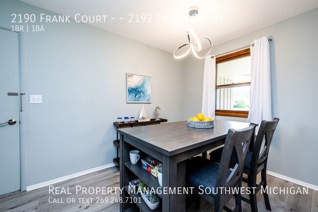 Foto del edificio - Fully Furnished 1 bedroom Duplex in Steven...