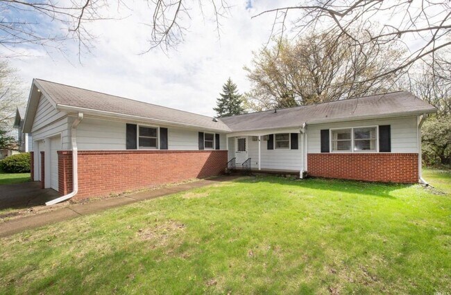Building Photo - WEST LAFAYETTE SCHOOLS...Well-Maintained Ranch Home with Hardwood Floors