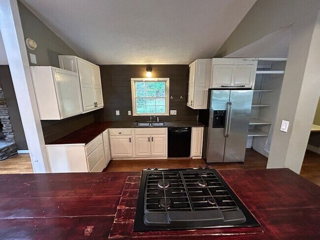 Foto del edificio - 5530 Valley Brook Rd SE