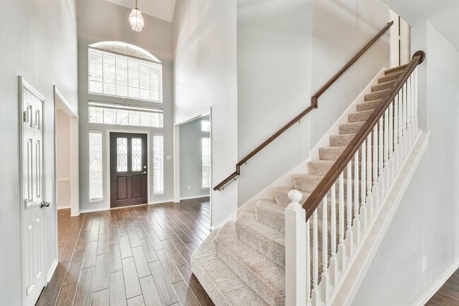 Building Photo - 18802 Half Volley Cir