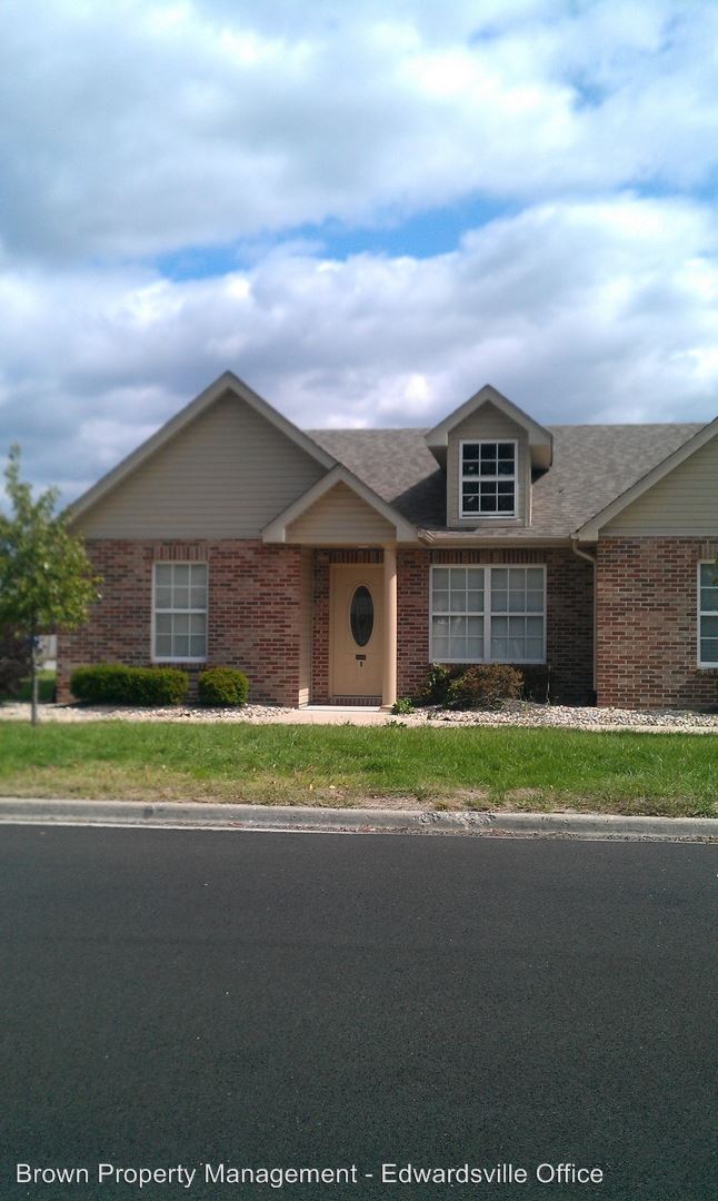 Building Photo - 2689 Westmoreland Dr