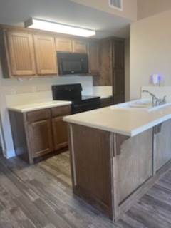 Building Photo - 103 Meadow Park Cir