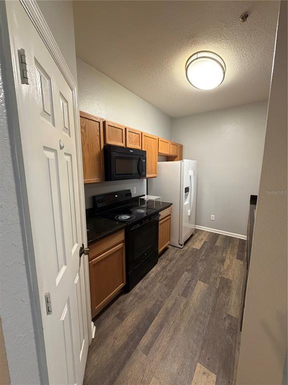 Foto del edificio - 6100 Stevenson Dr