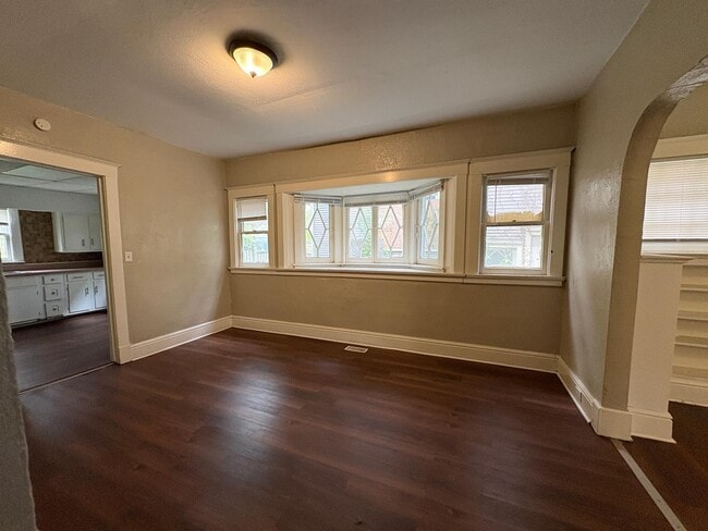 Building Photo - 2524 Maplewood Ave