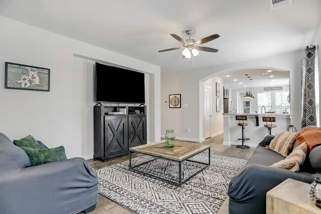 Foto del edificio - 230 Aster View Ct