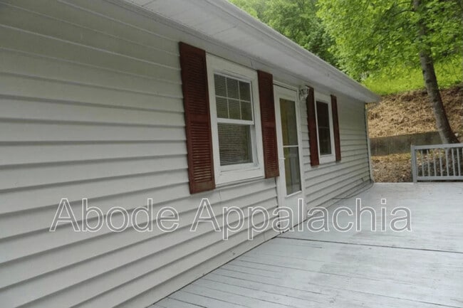Building Photo - 124 Melvina Dr