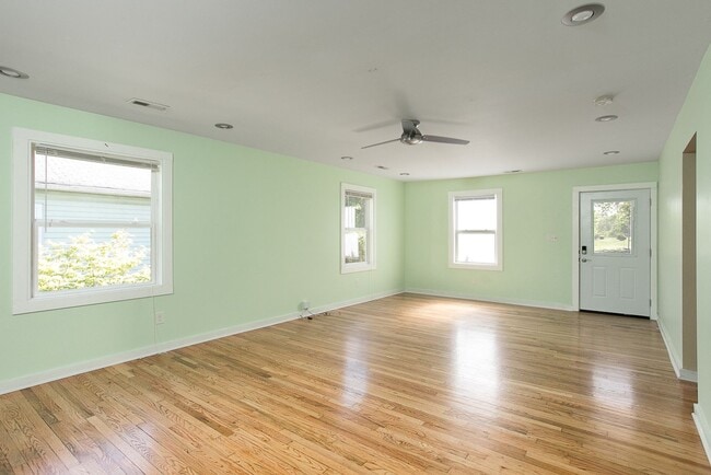 Photo - Beautiful and Spacious 5 Bedroom + 3 Bath Home w/ Office close to Downtown!