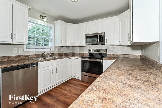 Foto del edificio - 3916 Justene Ct