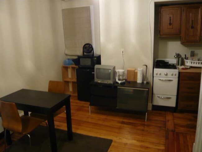 Building Photo - 435 Hanover St