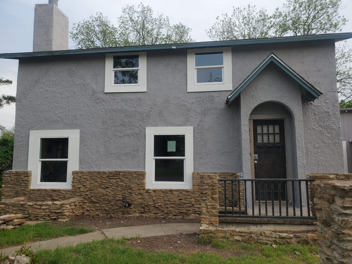 Foto principal - 410 Bridge St