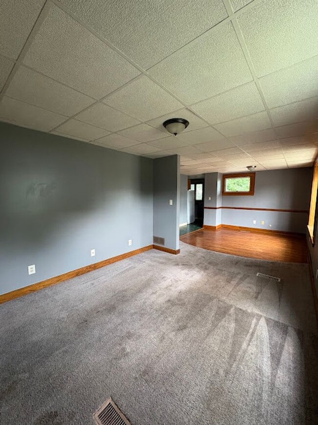Building Photo - Jonna Martin Wilbeth Duplex