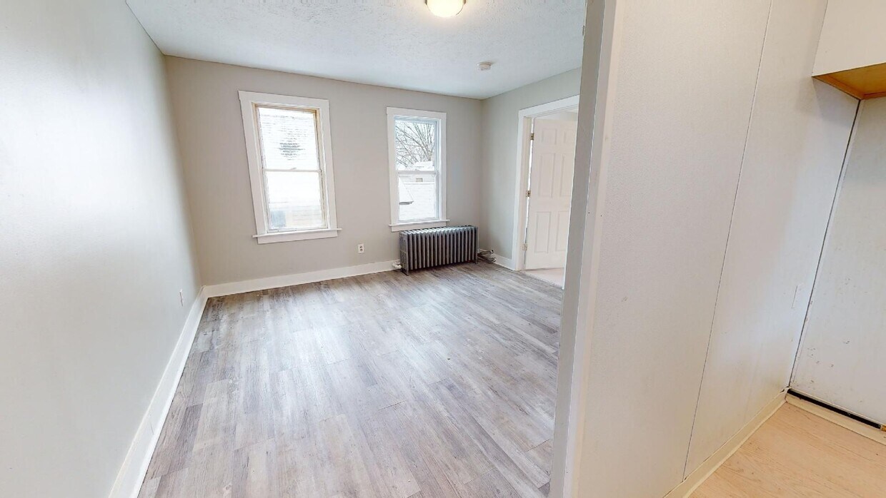 1725 Holmden Ave Unit Upper Rear, Cleveland, OH 44109 Apartments in