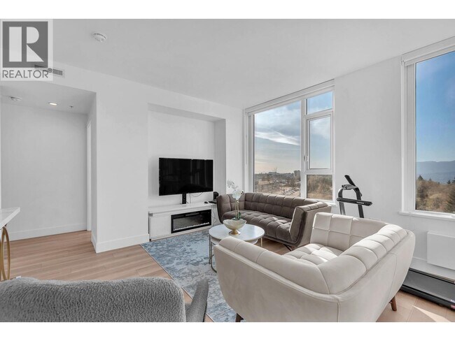 Photo du bâtiment - 8750 University Crescent