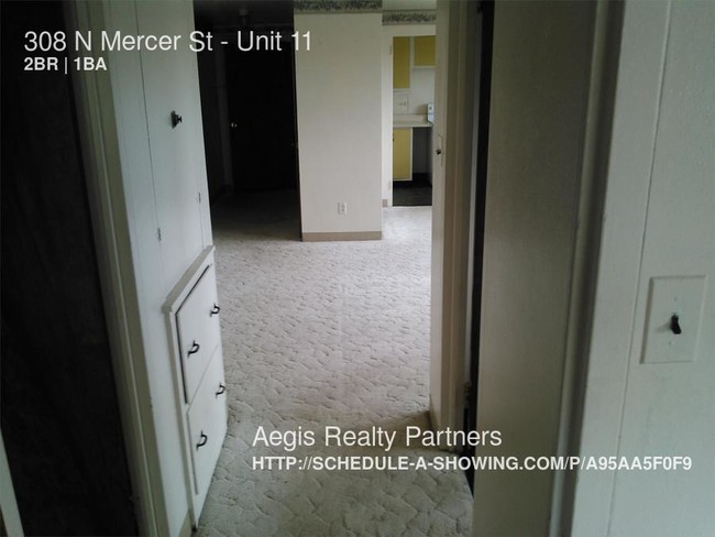 Building Photo - 308 N Mercer St