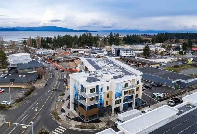 Building Photo - 164 Alberni Hwy