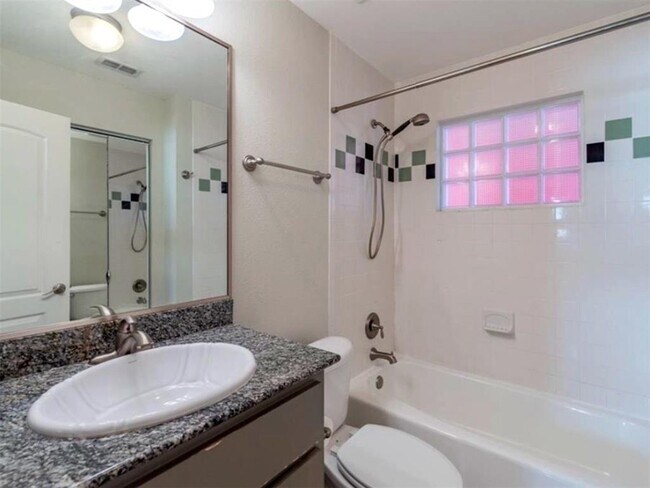 Foto del edificio - 1422 Collier St