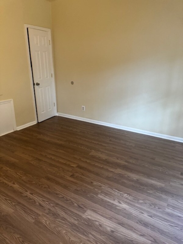 Foto del edificio - 1106 Queen St NE