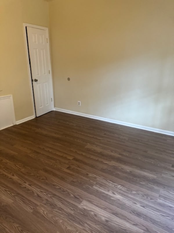 Building Photo - 1106 Queen St NE