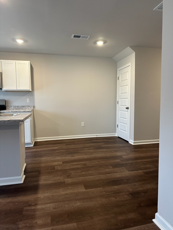 Building Photo - 43 River Rock St