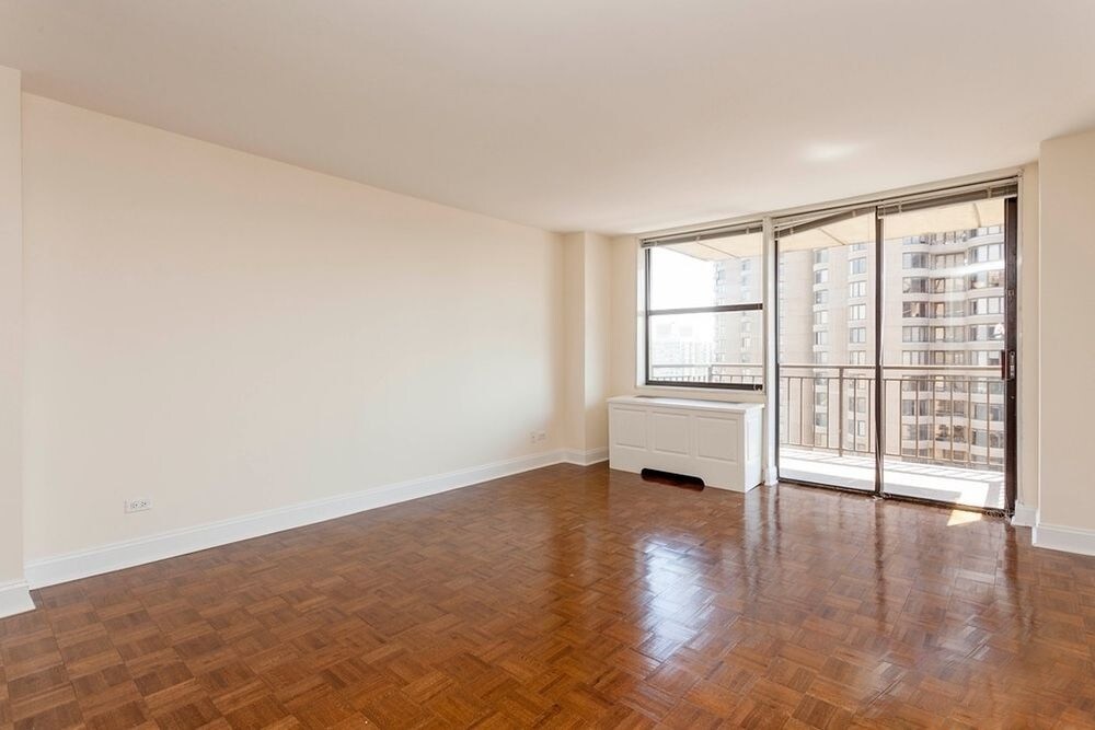 Foto principal - 330 E 39th St