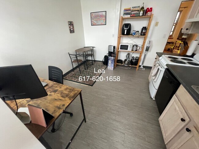 Building Photo - SEPT Cozy studio with Eat-in kitchen!! - A...