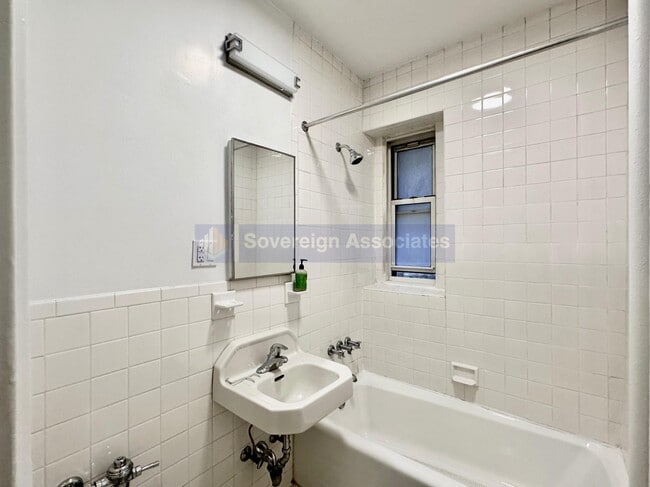 Foto del edificio - 328 W 83rd St