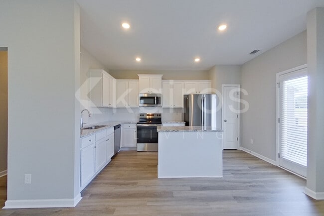 Building Photo - 928 Silent Barge Cv