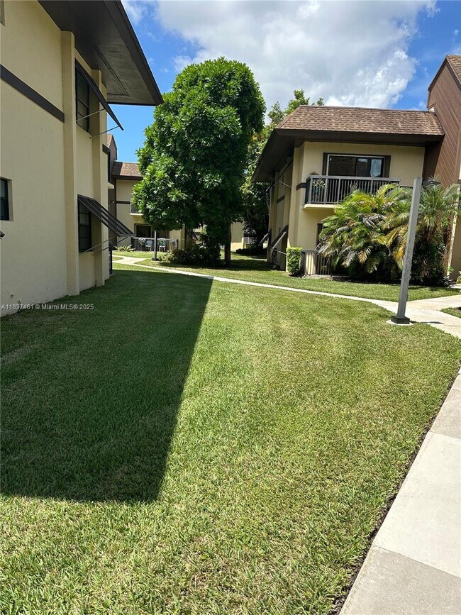 Foto del edificio - 7965 SW 86th St