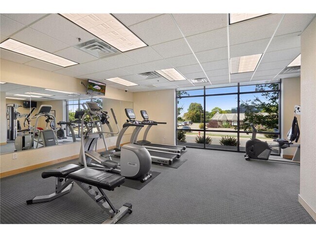 Building Photo - 1155 Ford Rd