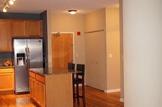 Primary Photo - 1717 S Prairie Ave