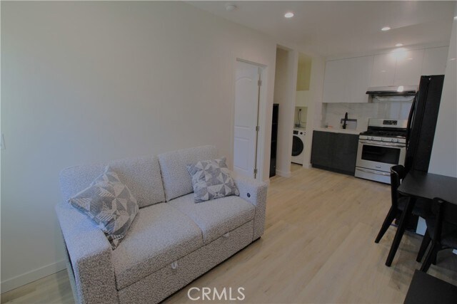 Foto del edificio - 17546 Martha St