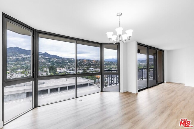 Foto del edificio - 222 Monterey Rd