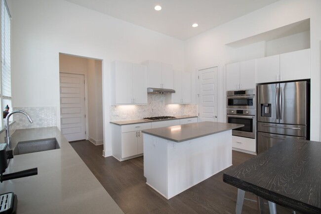 Foto del edificio - 6113 Sendero Hills Pkwy
