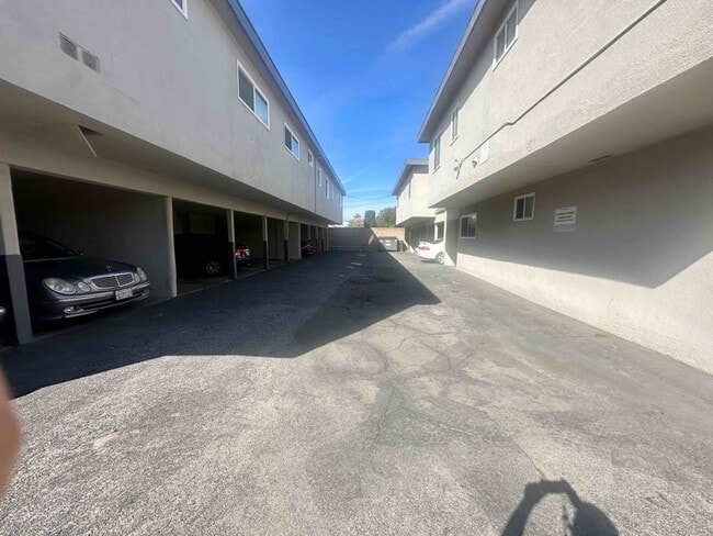 Foto del edificio - 24319 Narbonne Ave