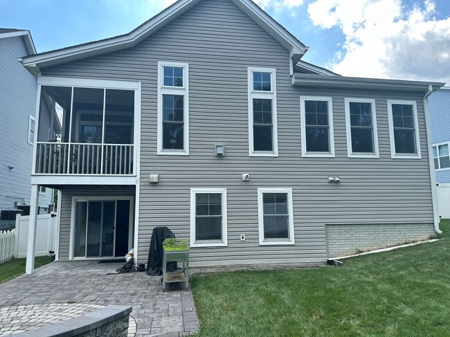 Building Photo - 614 Gala Way