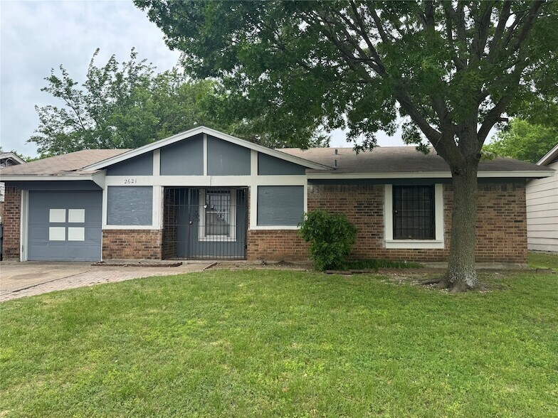Foto principal - 2621 Concord Ln