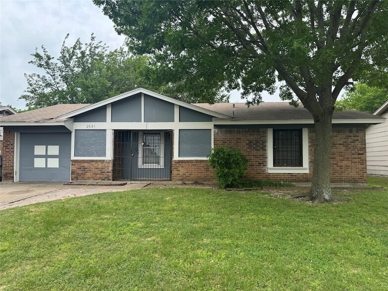 Primary Photo - 2621 Concord Ln