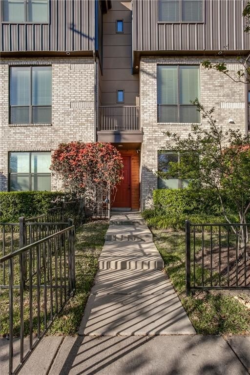 Foto principal - 4211 Rawlins St