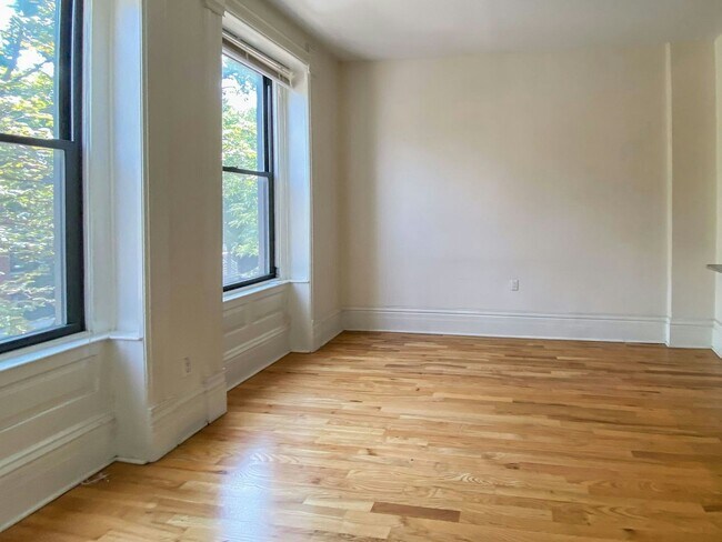 Foto del edificio - 2954.2 N Racine Ave