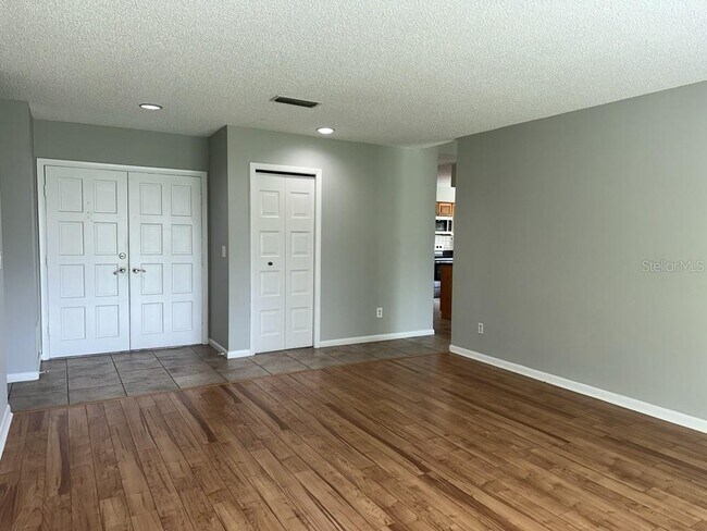 Foto del edificio - 16413 Bonneville Dr