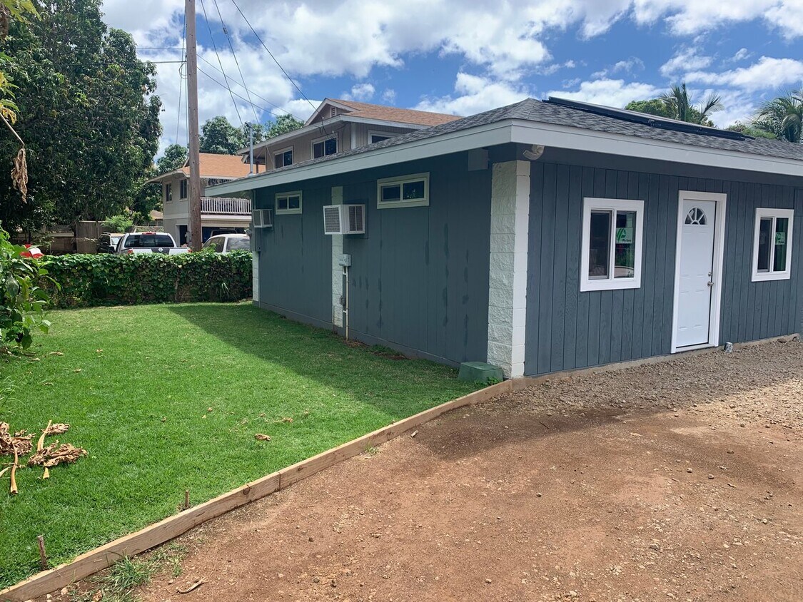 Primary Photo - AVAILABLE NOW! 5 bedroom 2 bath